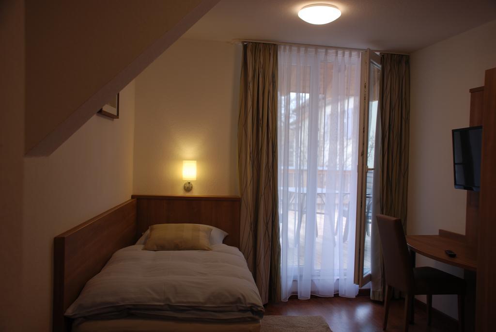 Hotel Rest Inn Bretten Habitación foto