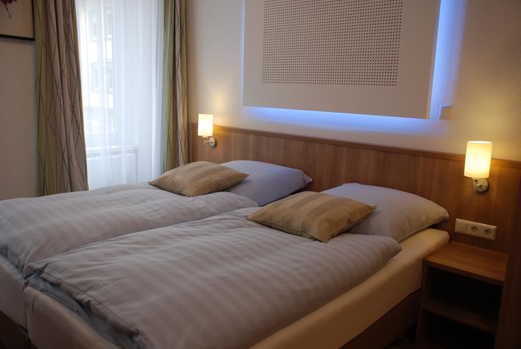Hotel Rest Inn Bretten Habitación foto